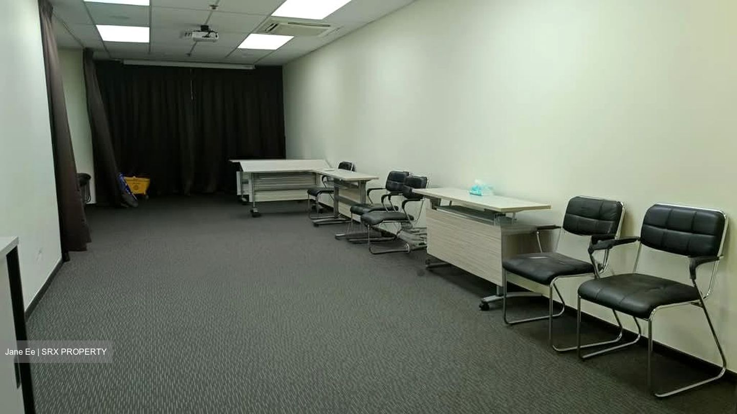 International Plaza (D2), Office #559885811